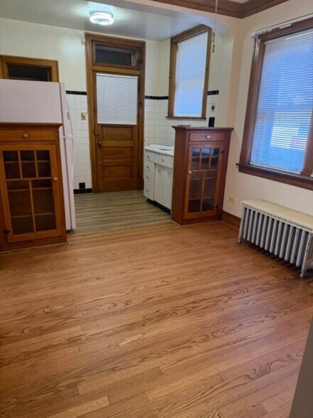 Building Photo - 2941 N Lockwood Ave