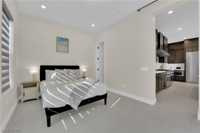 Building Photo - 10663 Stone Ledge Ave