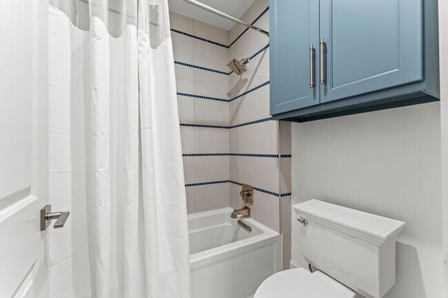 Building Photo - 426 Marshall St