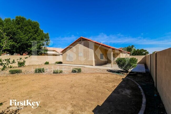 Building Photo - 11575 W Holly St