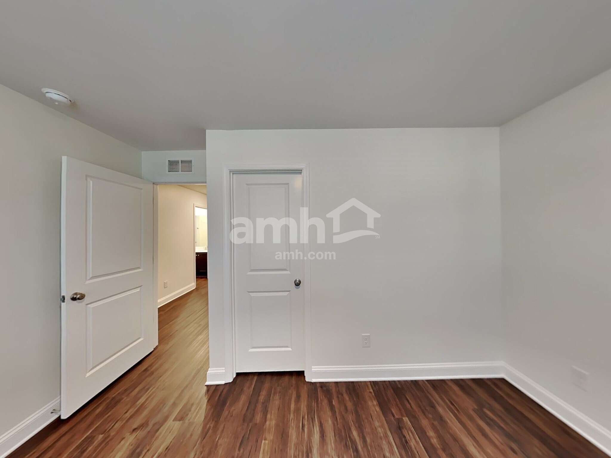 Building Photo - 618 Rivermist Dr