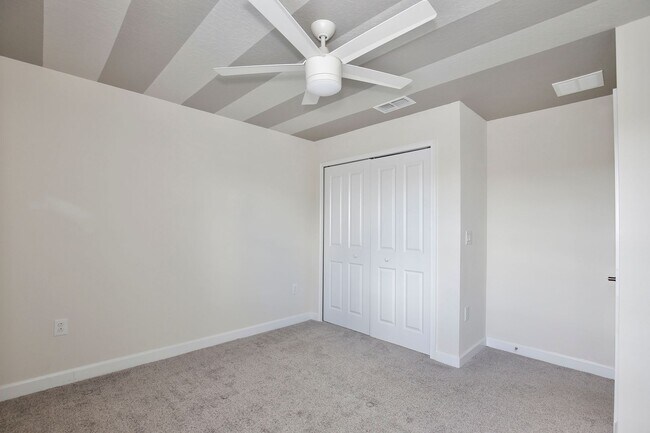 Building Photo - Former Model Townhome for Rent – Winter Ga...