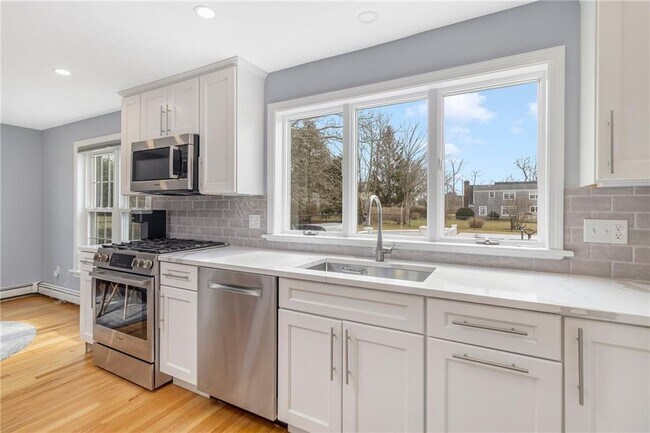 Building Photo - 53 River Run Rd