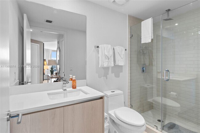 Building Photo - 4010 S Ocean Dr