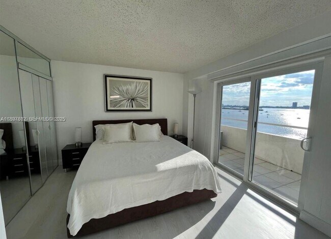 Building Photo - 7904 West Dr