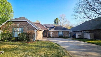 Building Photo - 1225 NW 198th St