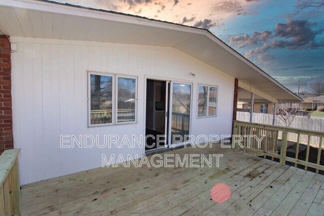 Building Photo - 3130 Balsamridge Dr