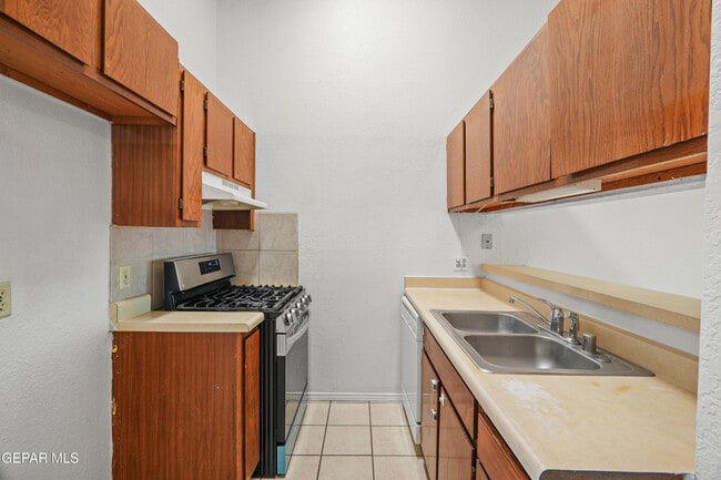 Building Photo - 10207 Angel Falls Pl
