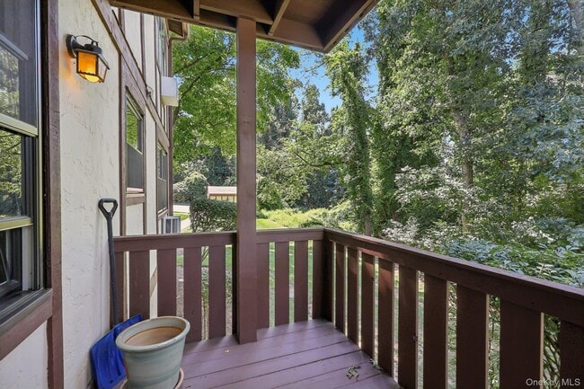 Building Photo - 433 Sierra Vista Ln