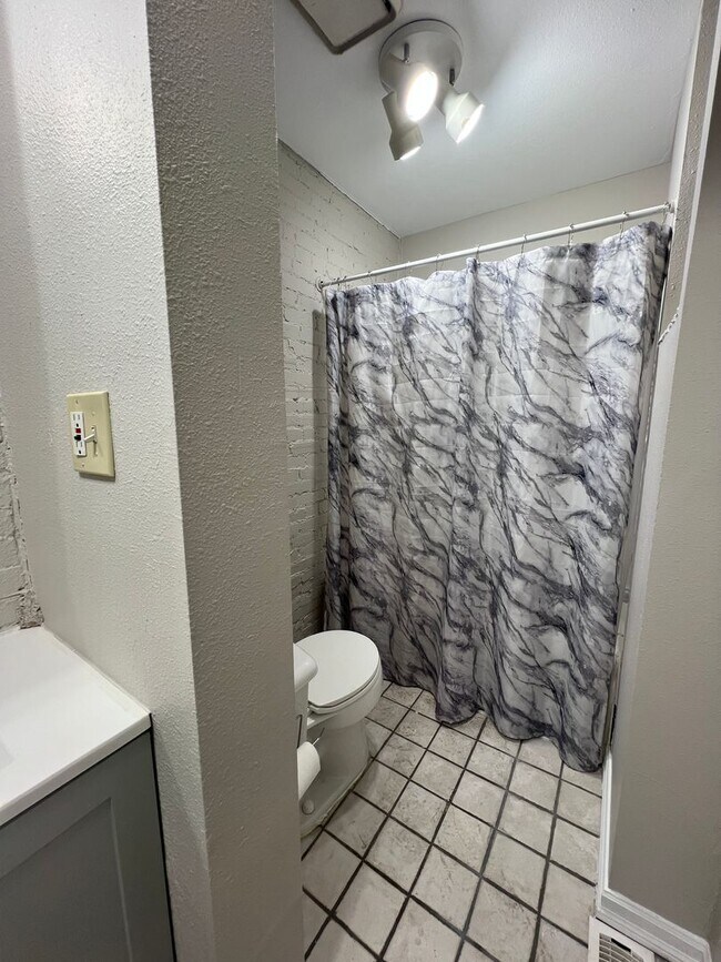 Building Photo - 2300 S 9th St