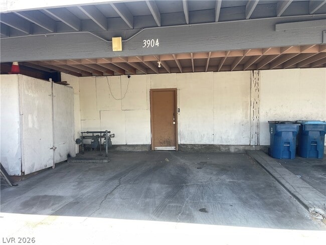 Building Photo - 3904 Blackford Pl