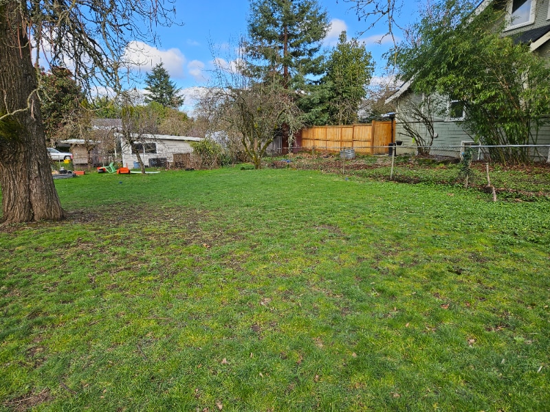 Building Photo - 9206-9210 N John Ave