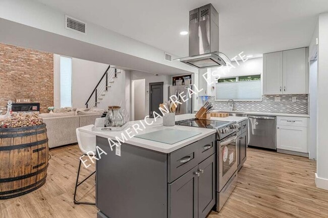 Building Photo - 2037 Lewis Turner Blvd