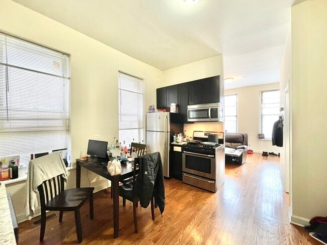 Building Photo - 1629 S Throop St