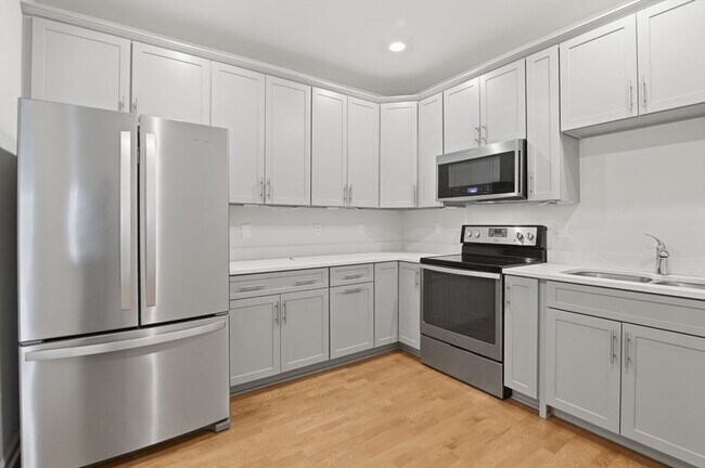 Building Photo - 110 Trotter Rd