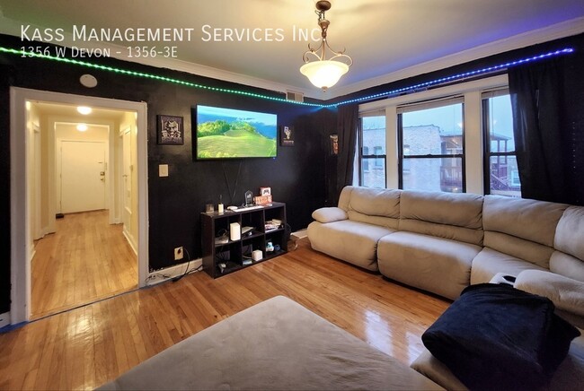 Building Photo - 1356 W Devon-1356-3E