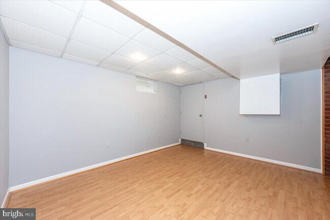 Building Photo - 11584 Liberty Oak Dr