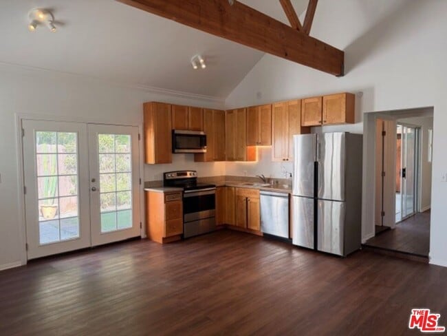 Building Photo - 540 Huntley Dr