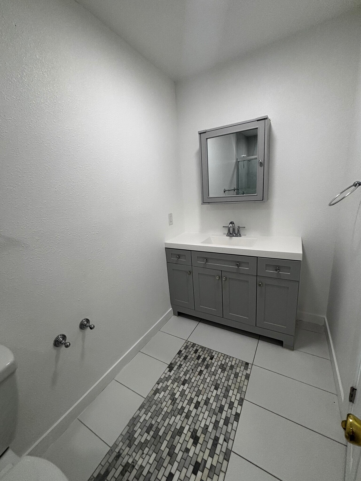 Building Photo - 1674 W 36th Pl