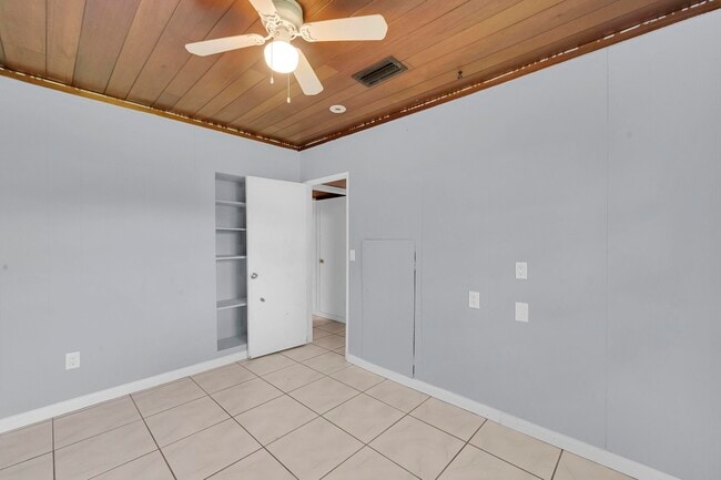 Building Photo - 4910 Ralls Rd