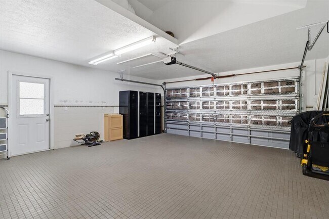 Building Photo - 4501 N Rushmore Loop