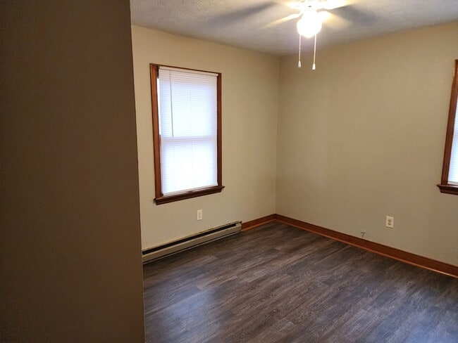 Building Photo - 3 Bedroom 1.5 Bath Rancher in Henrico County!