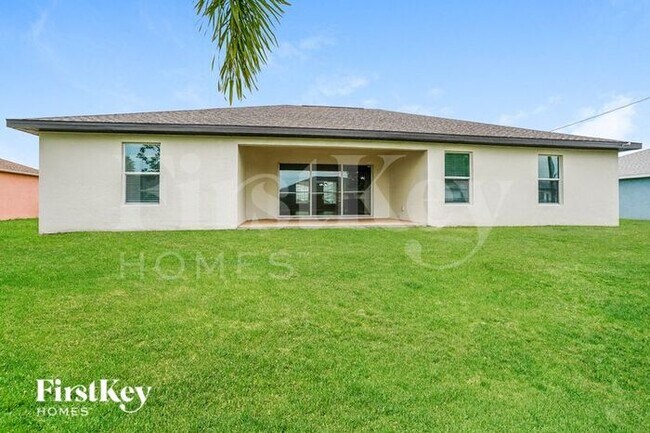 Building Photo - 3032 NW 6th Ave