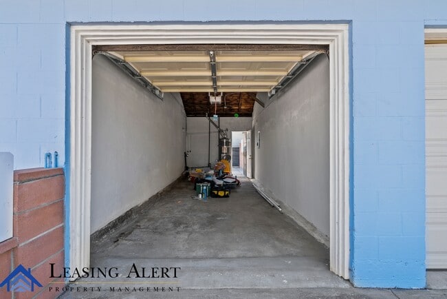 Building Photo - 700 S Kalisher St