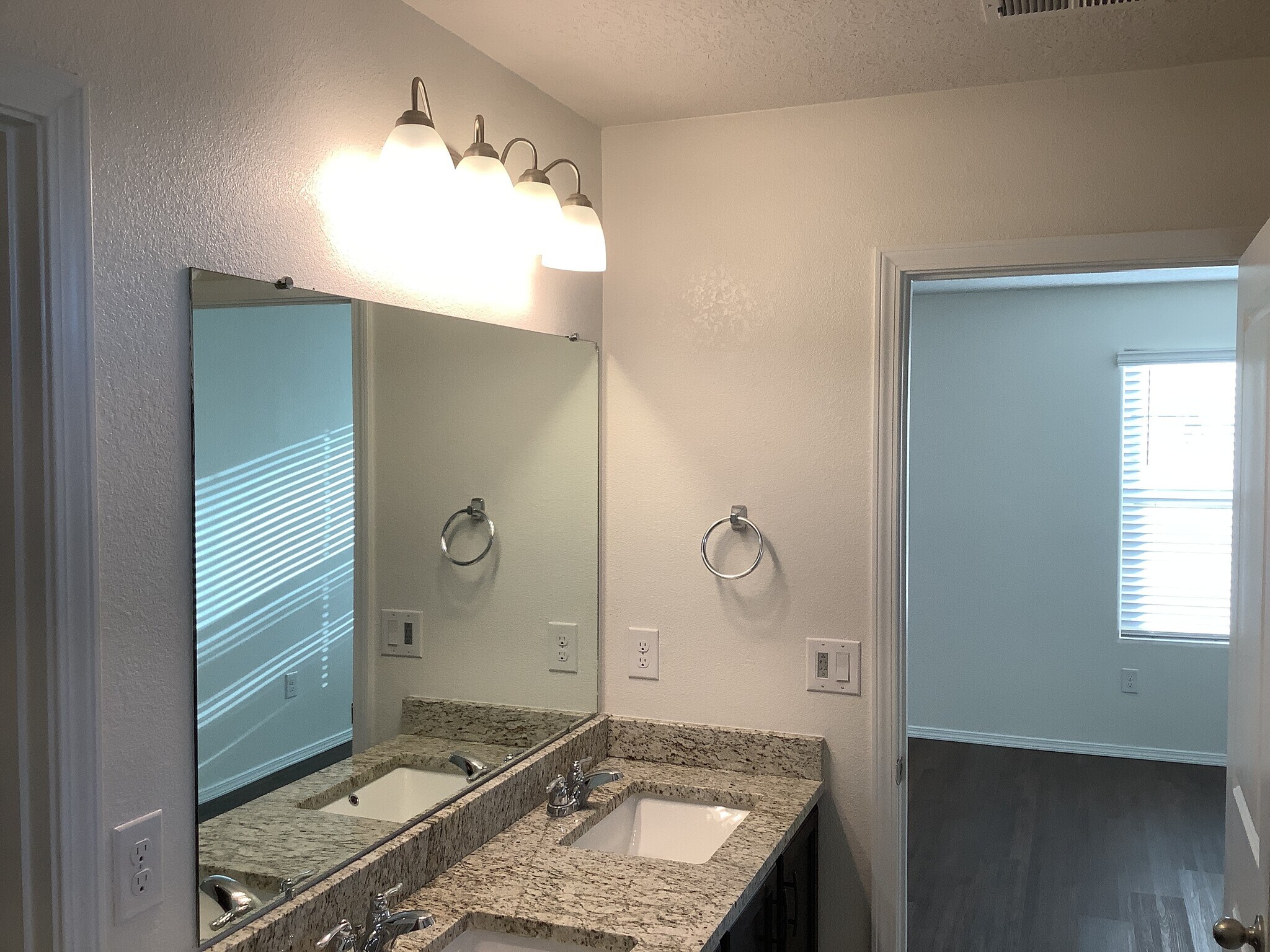 Building Photo - 2281 Solara Loop NE