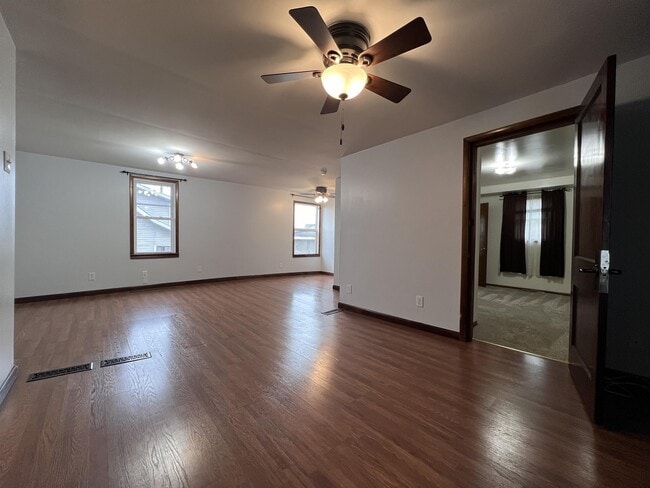 Building Photo - 152 8th St