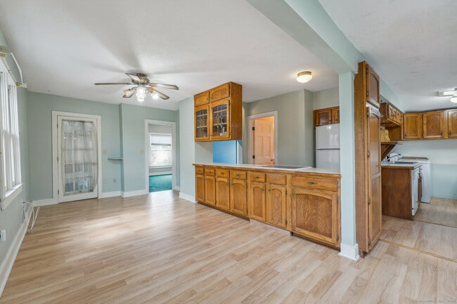 Building Photo - 34 Spring St