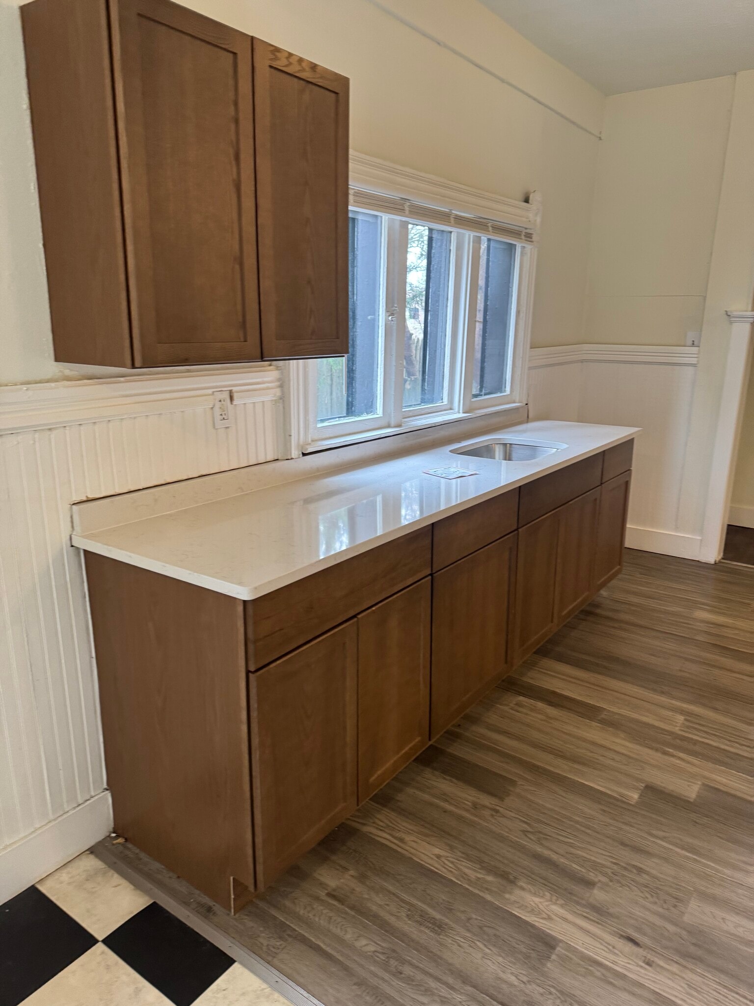 Building Photo - 832 Wealthy St SE