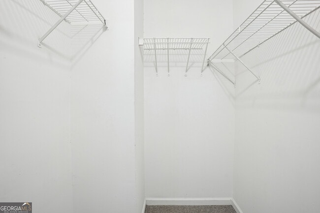 Building Photo - 2049 Charter Ln