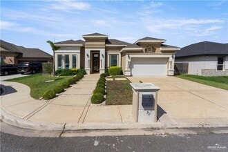 Building Photo - 607 Alameda St