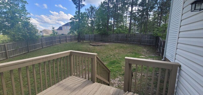Building Photo - New Listing
