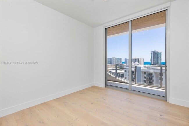 Building Photo - 6800 Indian Creek Dr