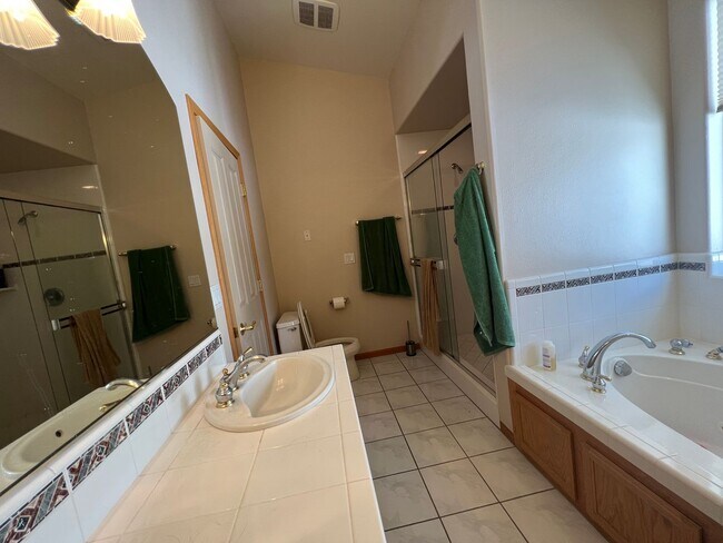 Building Photo - Beautiful Angora Ridge Views - Lovely Spacious Home