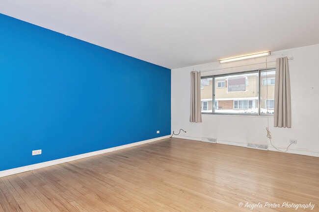 Building Photo - 43 E Judith Ann Dr