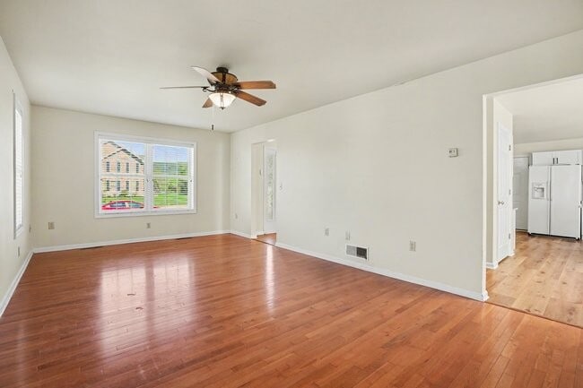 Building Photo - 65 Meade Dr
