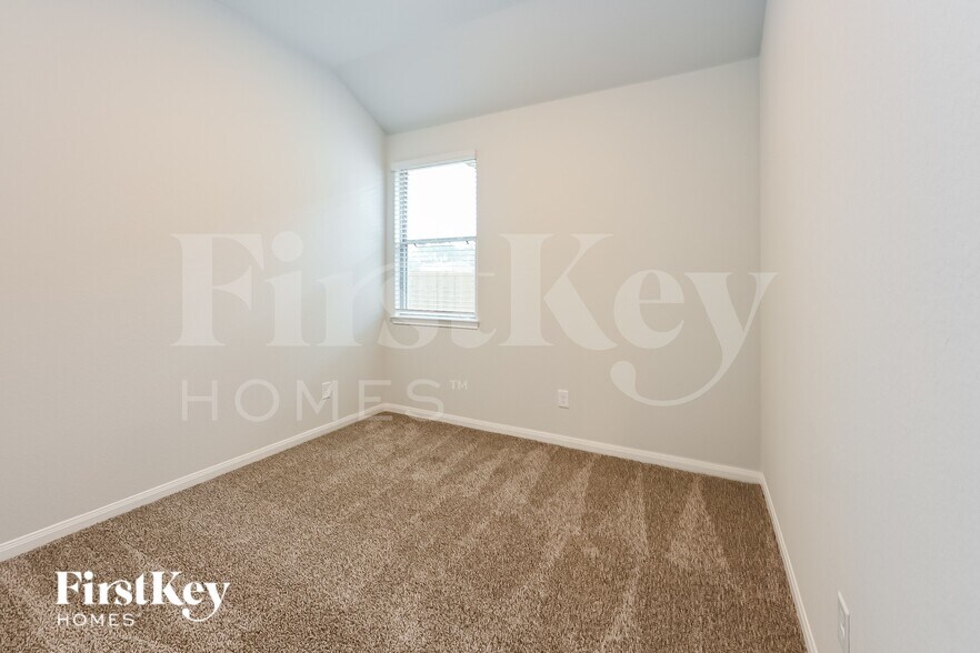 Building Photo - 11012 Patriot Ct