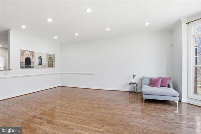 Building Photo - 4550 Fair Valley Dr