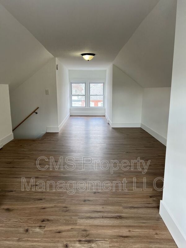 Building Photo - 270 Irwin St