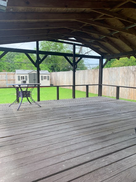 Building Photo - 716 Shadwell Dr