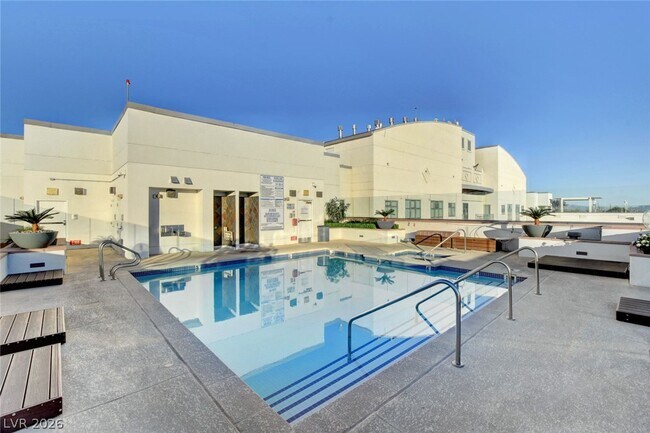 Building Photo - 150 S Las Vegas Blvd