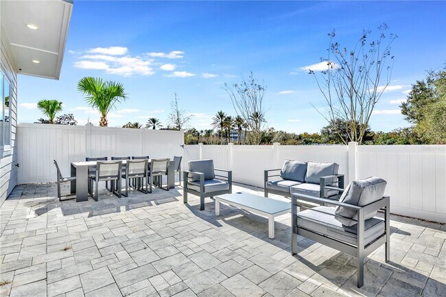 Building Photo - 7770 Sandy Ridge Dr