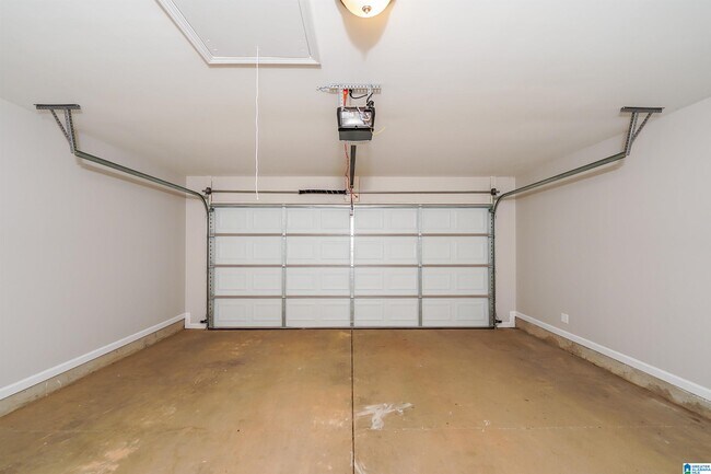 Building Photo - 4849 Cove Ln