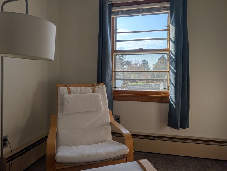 Building Photo - 325 Fulford Ave