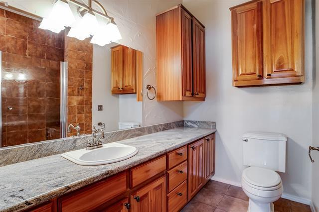Building Photo - 9812 Canyon Crest Cir