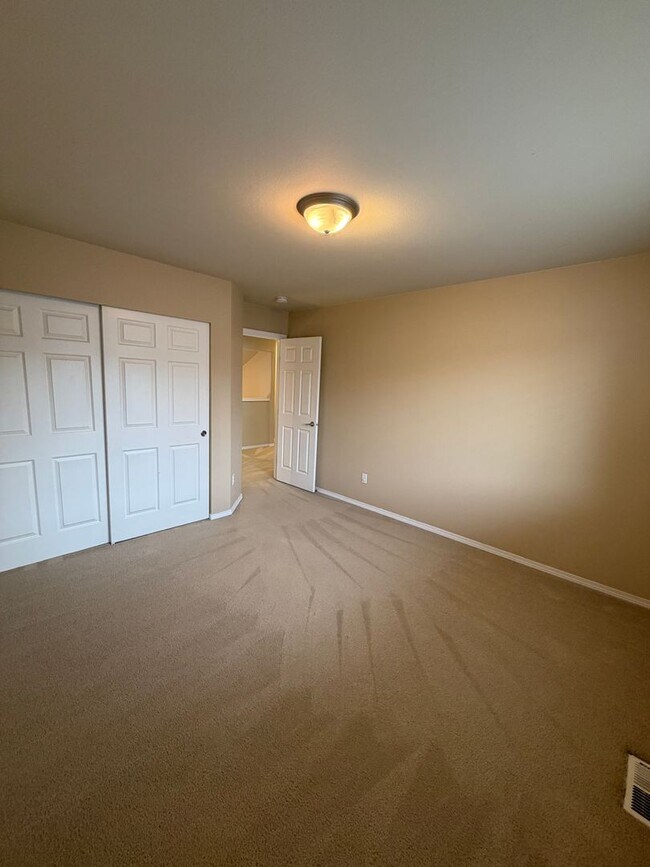 Building Photo - 7125 Axis St SE