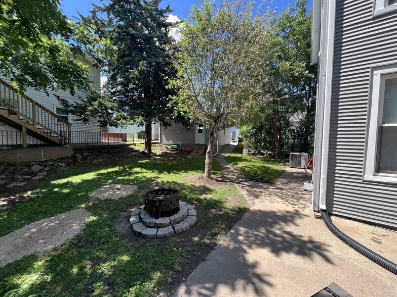 Building Photo - 1525 Fairview Pl